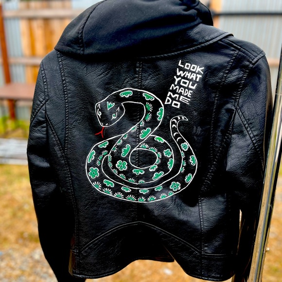 Swift Inspired Hooded Leather Jacket - Picture 5 of 15